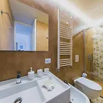 Nocleg ze śniadaniem Design 4*